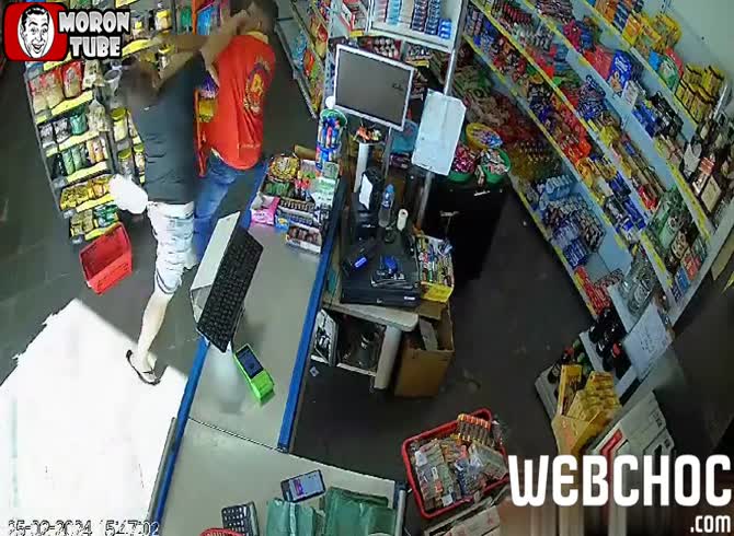 Video :The customer punches the incorrect salesperson